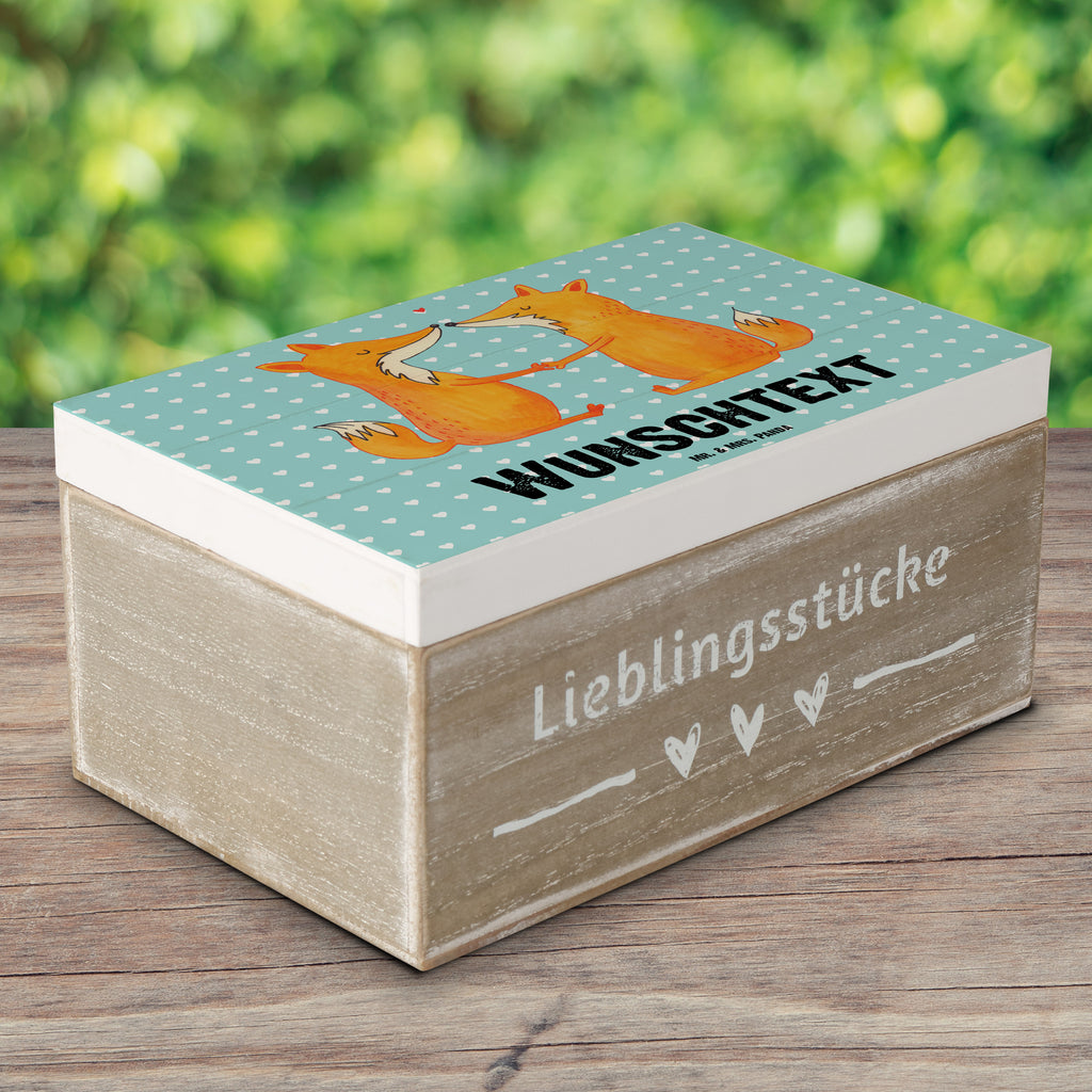 Personalisierte Holzkiste Füchse Liebe Holzkiste mit Namen, Kiste mit Namen, Schatzkiste mit Namen, Truhe mit Namen, Schatulle mit Namen, Erinnerungsbox mit Namen, Erinnerungskiste, mit Namen, Dekokiste mit Namen, Aufbewahrungsbox mit Namen, Holzkiste Personalisiert, Kiste Personalisiert, Schatzkiste Personalisiert, Truhe Personalisiert, Schatulle Personalisiert, Erinnerungsbox Personalisiert, Erinnerungskiste Personalisiert, Dekokiste Personalisiert, Aufbewahrungsbox Personalisiert, Geschenkbox personalisiert, GEschenkdose personalisiert, Fuchs, Füchse, Fox, Liebe, Liebespaar, Paar, Partner, Freundin, Freund, Ehe, Verlobte, Ehemann, Ehefrau, Liebesbeweis