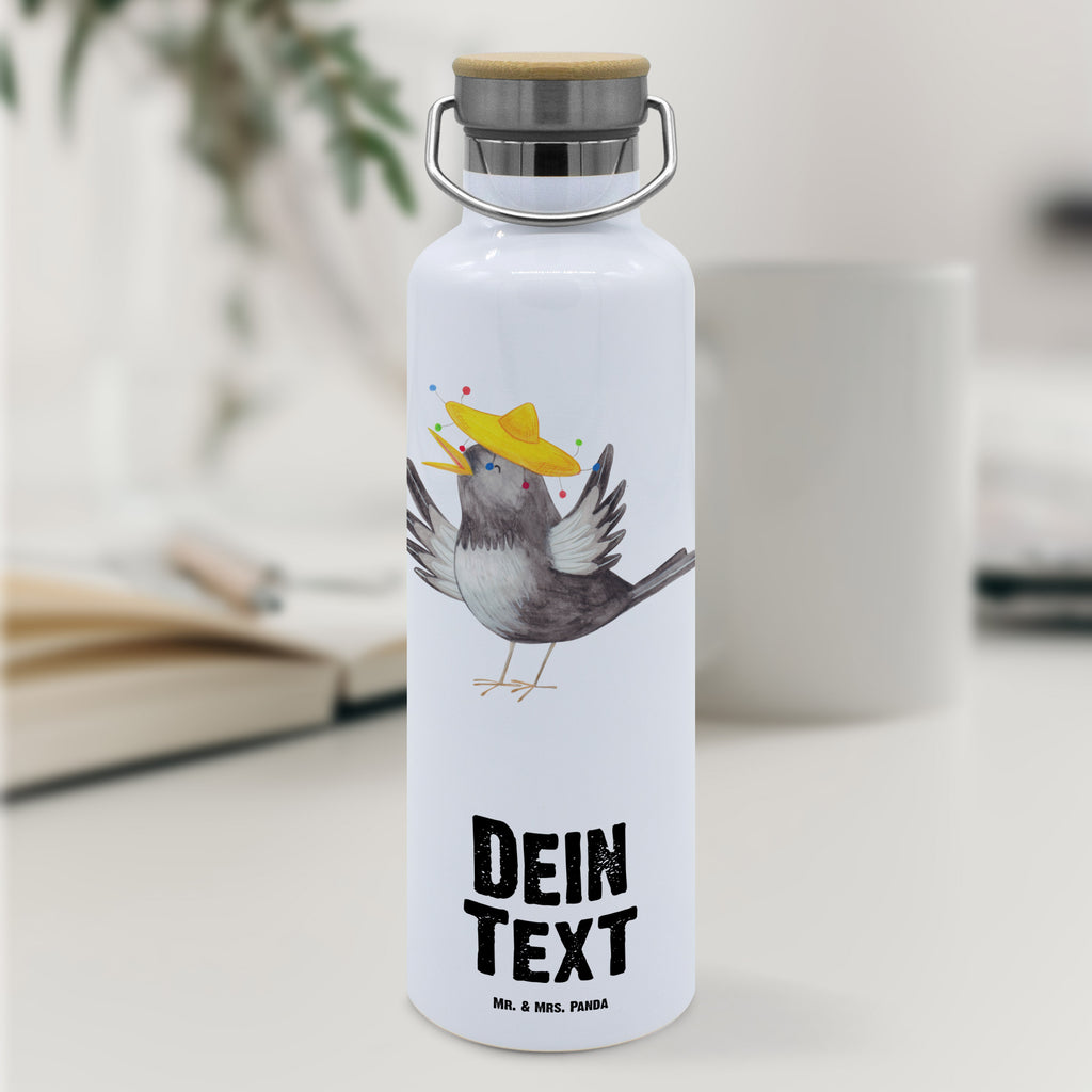 Personalisierte Trinkflasche Rabe mit Sombrero Personalisierte Trinkflasche, Trinkflasche mit Namen, Trinkflasche bedrucken, Flasche personalisiert, Trinkflasch mit Aufdruck, Trinkflasche Werbegeschenk, Namensaufdruck Trinkflasche, Sportflasche personalisiert, Trinkflasche Sport, Tiermotive, Gute Laune, lustige Sprüche, Tiere, Rabe, Vogel, Vögel, Spruch positiv, fröhlich sein, glücklich sein, Glück Spruch, froh, Elster, Motivation