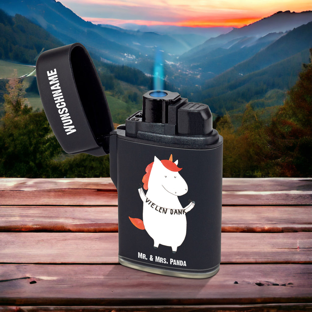 Personalisiertes Feuerzeug Einhorn Vielen Dank Personalisiertes Feuerzeug, Personalisiertes Gas-Feuerzeug, Personalisiertes Sturmfeuerzeug, Feuerzeug bedrucken, Feuerzeug personalisiert, Feuerzeug personalisieren, Feuerzeug selbst gestalten, Feuerzeug Geschenkidee, Feuerzeug als Geschenk, Geschenk Feuerzeug, Feuerzeug Geschenk, Feuerzeug mit Name, Feuerzeug mit Namen, Besonderes Feuerzeug, Einhorn, Einhörner, Einhorn Deko, Pegasus, Unicorn, Danke, vielen Dank, Dankeschön, Danksagung