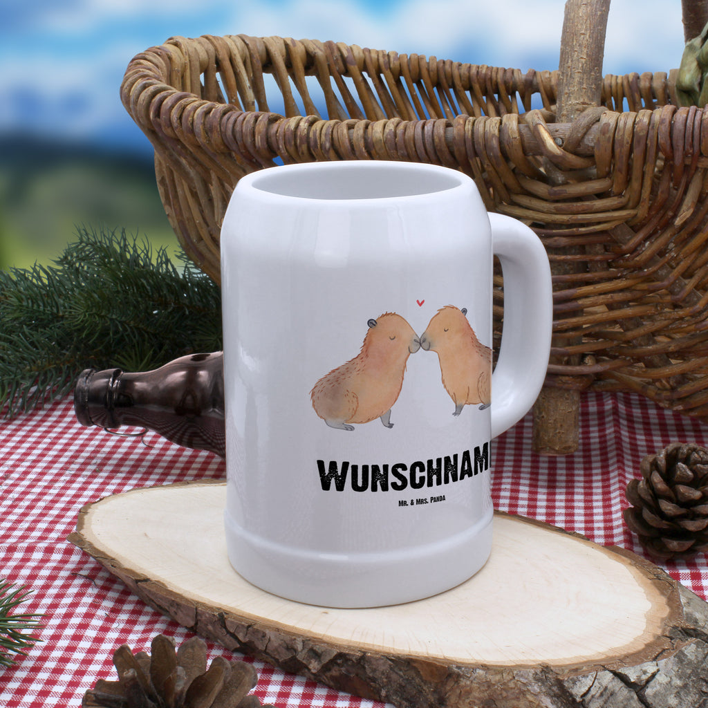 Personalisierter Bierkrug Capybara Liebe Bierkrug mit Namen, Bierkrug personalisieren, Bierglas mit Namen, Personalisierung, Bedrucken, Tiermotive, Gute Laune, lustige Sprüche, Tiere, Capybara, Liebe, verliebt, Paar, Jahrestag, Kuschel Capybaras, Tierliebe, Romantisches Geschenk, Handgezeichnet, Verschmolzen, Geschenkidee, Beziehung, Partnertiere, Ich bin deins, Du bist meins, Liebesspruch, Herzlich, Valentinstag, Ehejubiläum, Liebesbeweis