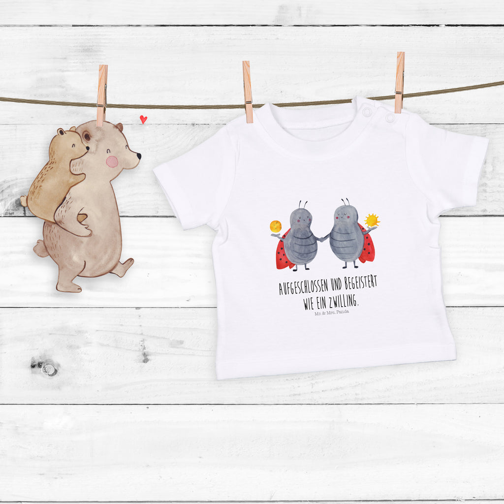 Organic Baby Shirt Sternzeichen Zwilling Baby T-Shirt, Jungen Baby T-Shirt, Mädchen Baby T-Shirt, Shirt, Tierkreiszeichen, Sternzeichen, Horoskop, Astrologie, Aszendent, Zwillinge, Zwilling Geschenk, Zwilling Sternzeichen, Geburtstag Mai, Geschenk Mai, Geschenk Juni, Marienkäfer, Glückskäfer, Zwillingsbruder, Zwillingsschwester