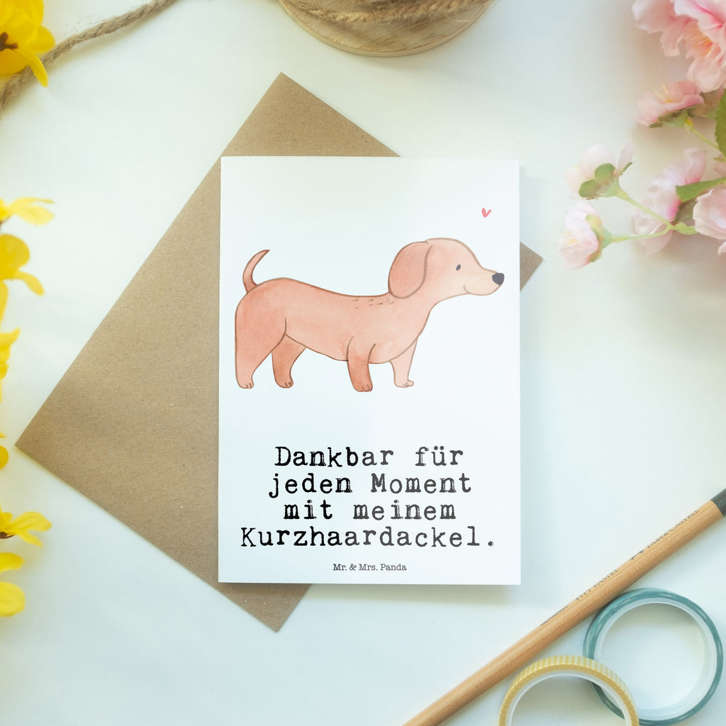 Grußkarte Dackel Kurzhaardackel Moment Grußkarte, Klappkarte, Einladungskarte, Glückwunschkarte, Hochzeitskarte, Geburtstagskarte, Karte, Ansichtskarten, Hund, Hunderasse, Rassehund, Hundebesitzer, Geschenk, Tierfreund, Schenken, Welpe, Teckel, Dachshund, Kurzhaardackel