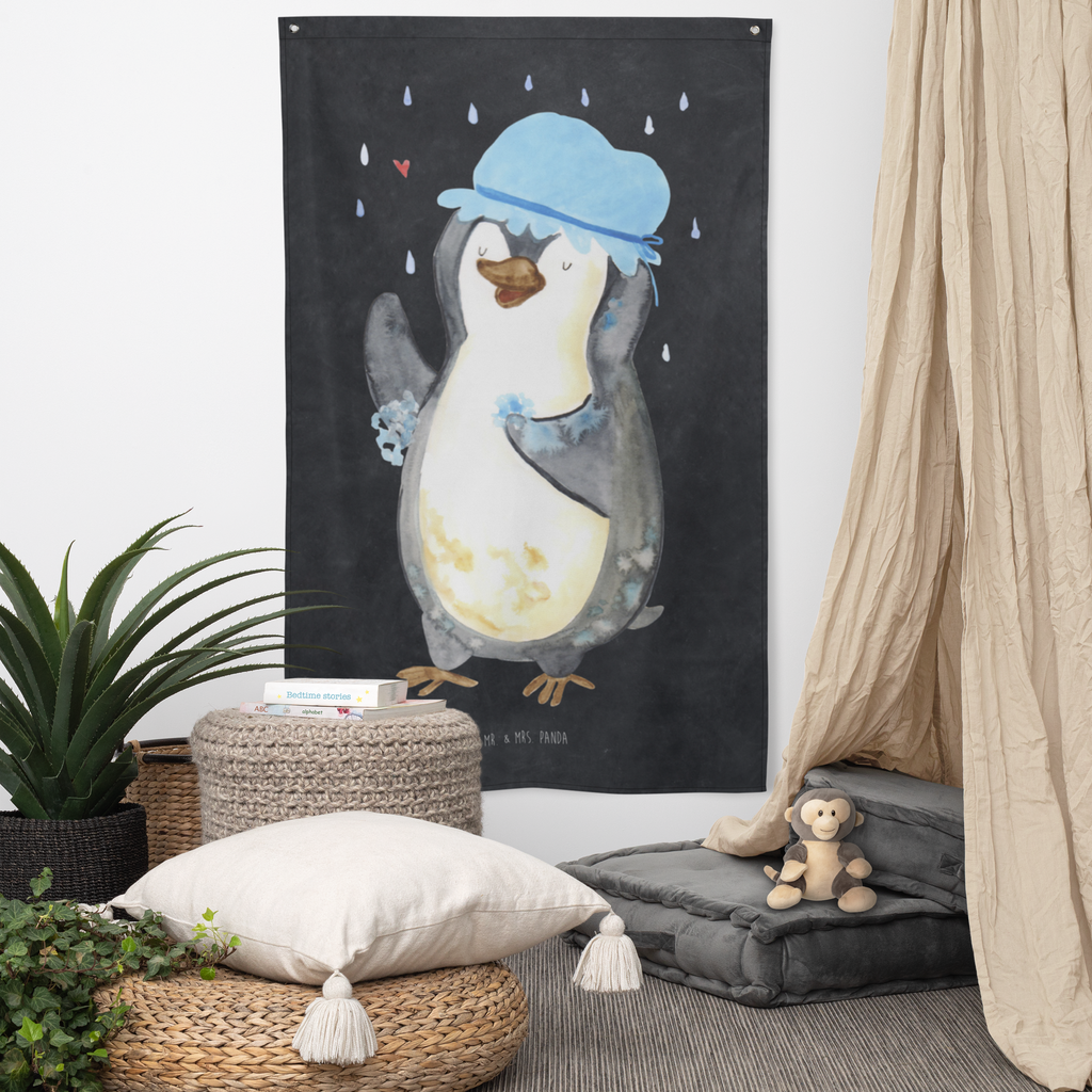 Wandteppich Pinguin duscht Wandbehang, Dekoration, Boho, Wandteppich, Wandtuch, Wanddeko, Tapisserie, Tapestry, Wandbild, Textil-Kunst, Schmuck-Wandbehang, Wand Deko, Kinderzimmer, Kinderzimmer Wand, Kinderzimmer Deko, Kinderzimmer Wanddeko, Pinguin, Pinguine, Dusche, duschen, Lebensmotto, Motivation, Neustart, Neuanfang, glücklich sein