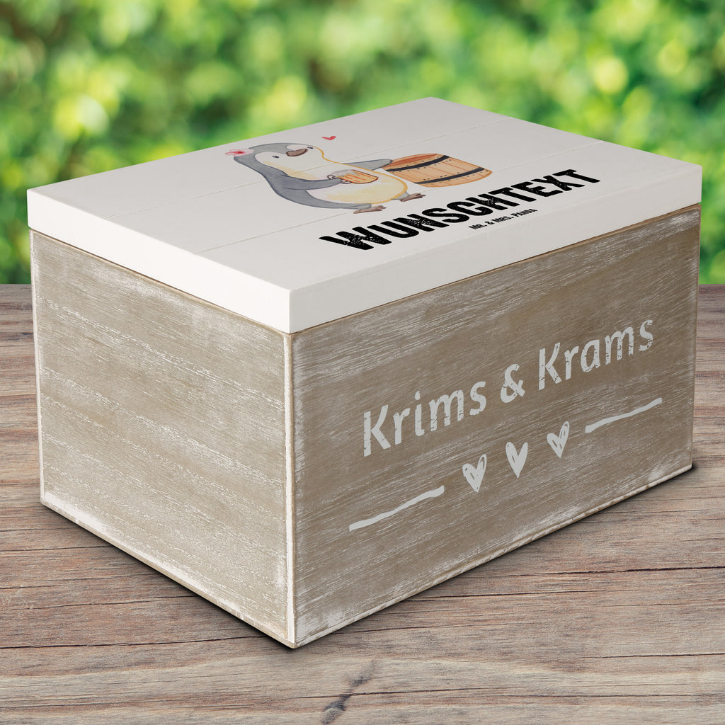 Personalisierte Holzkiste Bierbrauerin mit Herz Holzkiste mit Namen, Kiste mit Namen, Schatzkiste mit Namen, Truhe mit Namen, Schatulle mit Namen, Erinnerungsbox mit Namen, Erinnerungskiste, mit Namen, Dekokiste mit Namen, Aufbewahrungsbox mit Namen, Holzkiste Personalisiert, Kiste Personalisiert, Schatzkiste Personalisiert, Truhe Personalisiert, Schatulle Personalisiert, Erinnerungsbox Personalisiert, Erinnerungskiste Personalisiert, Dekokiste Personalisiert, Aufbewahrungsbox Personalisiert, Geschenkbox personalisiert, GEschenkdose personalisiert, Beruf, Ausbildung, Jubiläum, Abschied, Rente, Kollege, Kollegin, Geschenk, Schenken, Arbeitskollege, Mitarbeiter, Firma, Danke, Dankeschön, Bierbrauerin, Biertrinkerin, Bierkennerin, Biergeschenk, Hobbybrauen, Heimbrauen, Selbstbrauen, Bierliebe, Bierfass