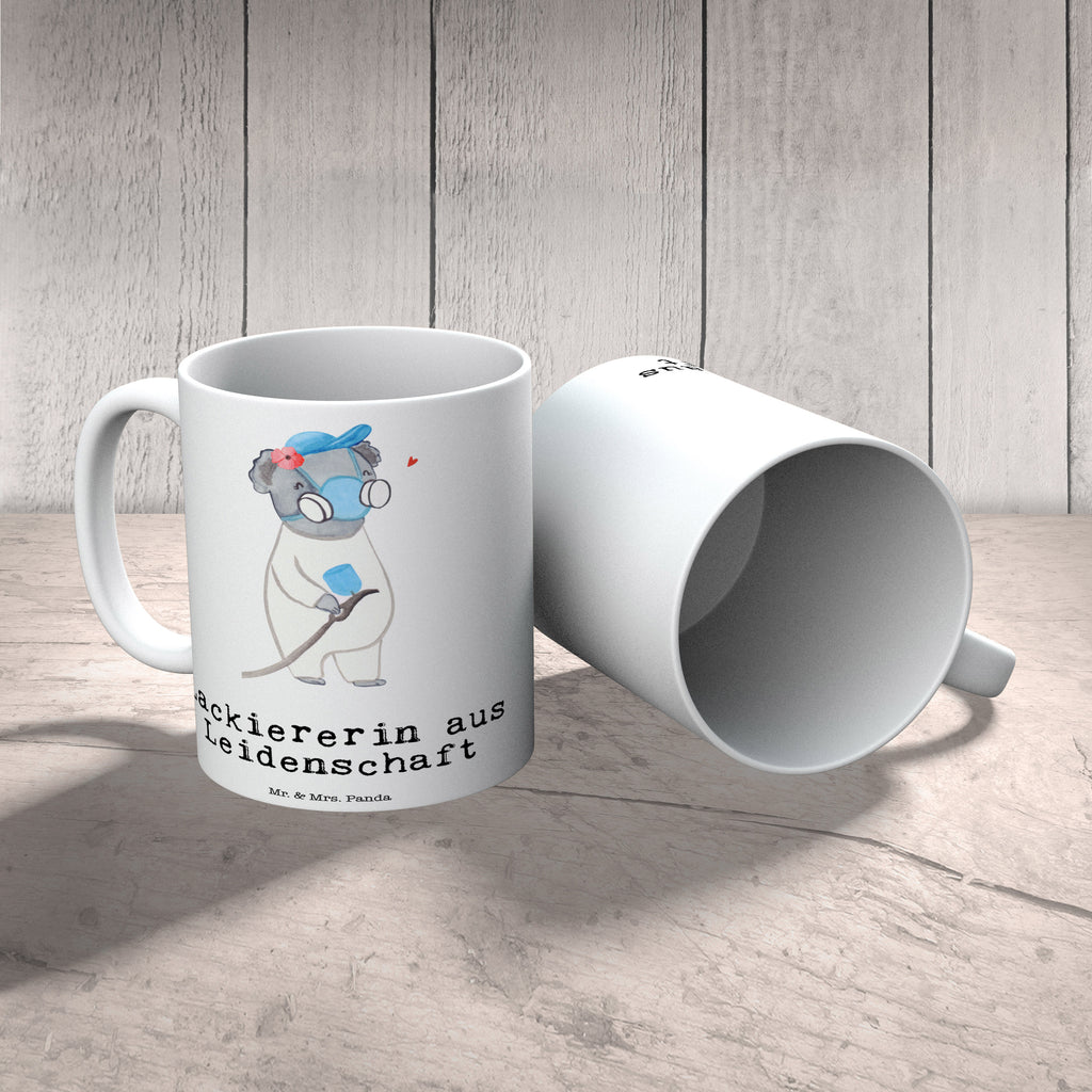 Tasse Lackiererin aus Leidenschaft Tasse, Kaffeetasse, Teetasse, Becher, Kaffeebecher, Teebecher, Keramiktasse, Porzellantasse, Büro Tasse, Geschenk Tasse, Tasse Sprüche, Tasse Motive, Kaffeetassen, Tasse bedrucken, Designer Tasse, Cappuccino Tassen, Schöne Teetassen, Beruf, Ausbildung, Jubiläum, Abschied, Rente, Kollege, Kollegin, Geschenk, Schenken, Arbeitskollege, Mitarbeiter, Firma, Danke, Dankeschön, Lackiererin, Lackierermeisterin, Werkstatt Lackiererin, Gesellenprüfung