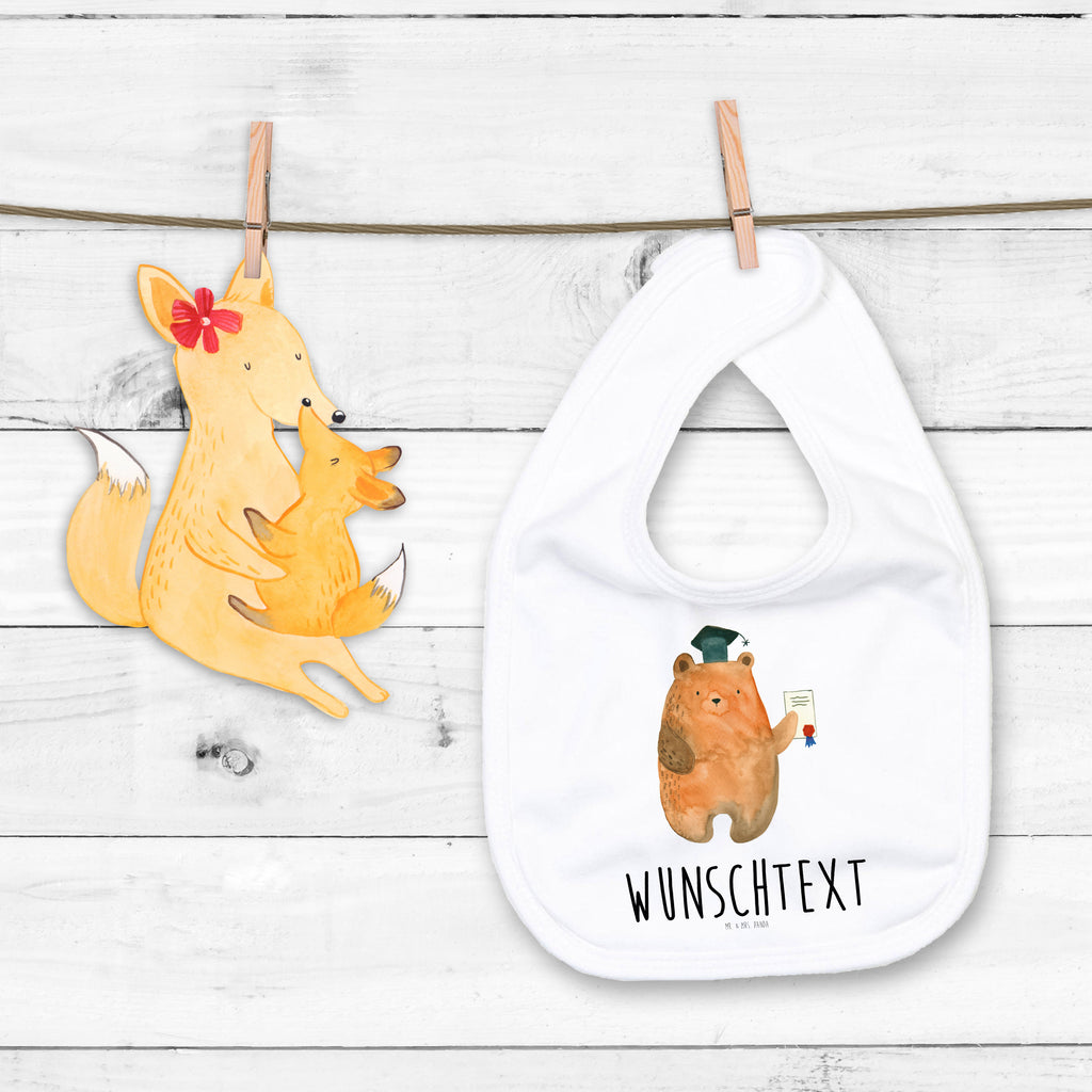 Personalisiertes Babylätzchen Prüfungsbär Baby, Personalisiertes Lätzchen, Personalisiertes Spucktuch, Personalisiertes Sabberlätzchen, Personalisiertes Klettlätzchen, Personalisiertes Baby-Lätzchen, KPersonalisiertes Kinderlätzchen, Personalisiertes Geburt Geschenk, Geschenkidee Geburt, Personalisiertes Baby-Spucktuch, Personalisierter Baby-Kleckschutz, Personalisiertes Babyparty Geschenk, Personalisiertes Lätzchen für Babys, Lätzchen mit Namen, Spucktuch mit Namen, Sabberlätzchen mit Namen, Klettlätzchen mit Namen, Baby-Lätzchen mit Namen, Kinderlätzchen mit Namen, Geburt Geschenk mit Namen, Geschenkidee Geburt mit Namen, Baby-Spucktuch mit Namen, Baby-Kleckschutz, Babyparty Geschenk mit Namen, Lätzchen für Babys mit Namen, Selbst gestalten, Wunschnamen, Babylätzchen Bedrucken, Bär, Teddy, Teddybär, Abitur, Prüfungen, Prüfung bestanden, Abschluss, Zeugnis, Abschlusszeugnis