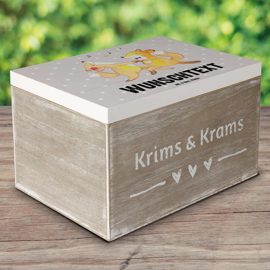 Personalisierte Holzkiste Füchse Salsa tanzen Holzkiste mit Namen, Kiste mit Namen, Schatzkiste mit Namen, Truhe mit Namen, Schatulle mit Namen, Erinnerungsbox mit Namen, Erinnerungskiste, mit Namen, Dekokiste mit Namen, Aufbewahrungsbox mit Namen, Holzkiste Personalisiert, Kiste Personalisiert, Schatzkiste Personalisiert, Truhe Personalisiert, Schatulle Personalisiert, Erinnerungsbox Personalisiert, Erinnerungskiste Personalisiert, Dekokiste Personalisiert, Aufbewahrungsbox Personalisiert, Geschenkbox personalisiert, GEschenkdose personalisiert, Geschenk, Sport, Sportart, Hobby, Schenken, Danke, Dankeschön, Auszeichnung, Gewinn, Sportler, Salsa tanzen, Tanzschule, Tanzen, Tanzkurs