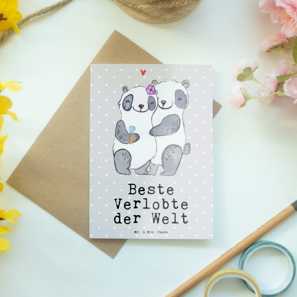 Grußkarte Panda Beste Verlobte der Welt Grußkarte, Klappkarte, Einladungskarte, Glückwunschkarte, Hochzeitskarte, Geburtstagskarte, Karte, Ansichtskarten, für, Dankeschön, Geschenk, Schenken, Geburtstag, Geburtstagsgeschenk, Geschenkidee, Danke, Bedanken, Mitbringsel, Freude machen, Geschenktipp, Verlobte, Verloben, Verlobung, Traumfrau, Frau, Freundin, Ehefrau, Zukünftige, Hochzeit, Ehe