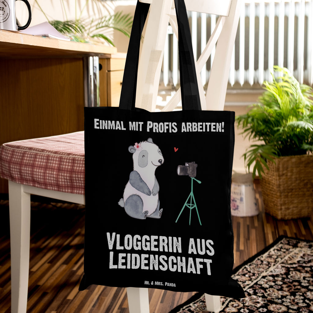 Tragetasche Vloggerin aus Leidenschaft Beuteltasche, Beutel, Einkaufstasche, Jutebeutel, Stoffbeutel, Tasche, Shopper, Umhängetasche, Strandtasche, Schultertasche, Stofftasche, Tragetasche, Badetasche, Jutetasche, Einkaufstüte, Laptoptasche, Beruf, Ausbildung, Jubiläum, Abschied, Rente, Kollege, Kollegin, Geschenk, Schenken, Arbeitskollege, Mitarbeiter, Firma, Danke, Dankeschön