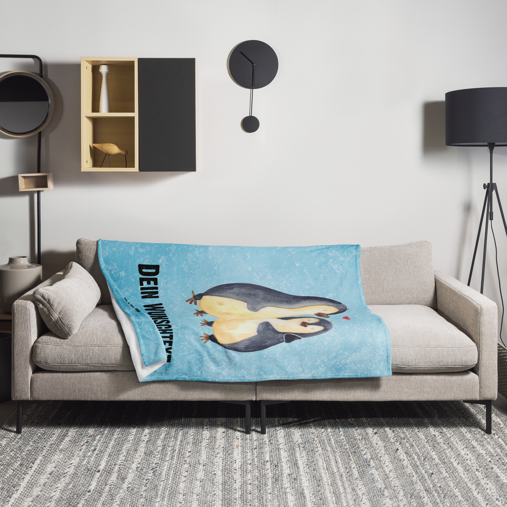 Personalisierte Decke Pinguin umarmend Personalisierte Decke, Decke mit Namen, Kuscheldecke mit Namen, Decke bedrucken, Kuscheldecke bedrucken, Pinguin, Liebe, Liebespaar, Liebesbeweis, Liebesgeschenk, Verlobung, Jahrestag, Hochzeitstag, Hochzeit, Hochzeitsgeschenk