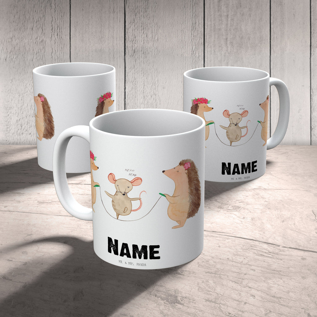 Personalisierte Tasse Igel Seilhüpfen Personalisierte Tasse, Namenstasse, Wunschname, Personalisiert, Tasse, Namen, Drucken, Tasse mit Namen, Tiermotive, Gute Laune, lustige Sprüche, Tiere, Igel, Maus, Seilspringen, Seilhüpfen, Kinder, Kindergarten