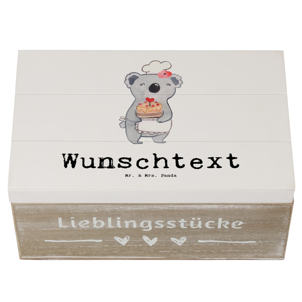 Personalisierte Holzkiste Konditorin Herz Holzkiste mit Namen, Kiste mit Namen, Schatzkiste mit Namen, Truhe mit Namen, Schatulle mit Namen, Erinnerungsbox mit Namen, Erinnerungskiste, mit Namen, Dekokiste mit Namen, Aufbewahrungsbox mit Namen, Holzkiste Personalisiert, Kiste Personalisiert, Schatzkiste Personalisiert, Truhe Personalisiert, Schatulle Personalisiert, Erinnerungsbox Personalisiert, Erinnerungskiste Personalisiert, Dekokiste Personalisiert, Aufbewahrungsbox Personalisiert, Geschenkbox personalisiert, GEschenkdose personalisiert, Beruf, Ausbildung, Jubiläum, Abschied, Rente, Kollege, Kollegin, Geschenk, Schenken, Arbeitskollege, Mitarbeiter, Firma, Danke, Dankeschön, Konditorin, Kuchenbäckerin, Patissierin, Confiseurin, Bäckerin