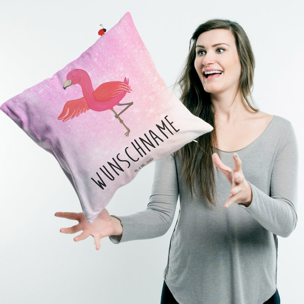 Personalisiertes Kissen Flamingo Yoga Kissen, personalisiert, Name, Wunschname, bedrucken, Kopfkissen, Flamingo, Vogel, Yoga, Namaste, Achtsamkeit, Yoga-Übung, Entspannung, Ärger, Aufregen, Tiefenentspannung