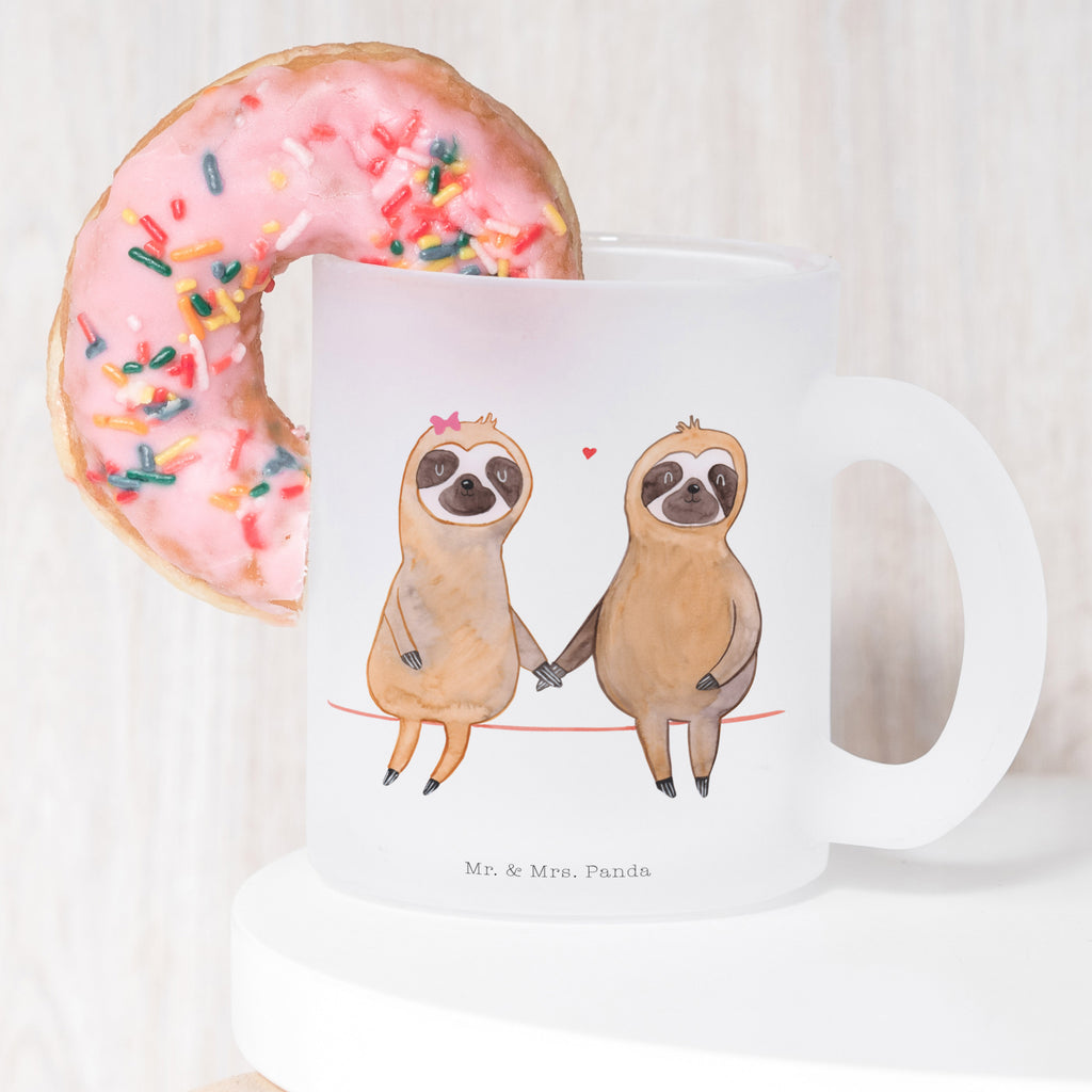 Teetasse Faultier Pärchen Teetasse, Teeglas, Teebecher, Tasse mit Henkel, Tasse, Glas Teetasse, Teetasse aus Glas, Faultier, Faultier Geschenk, Faultier Deko, Faultiere, faul, Lieblingstier, Liebe, Liebespaar, Faultierliebe, Faultierpärchen, verliebt, verlobt, gemeinsam, relaxen, Pärchen, Beziehung, Langsamkeit