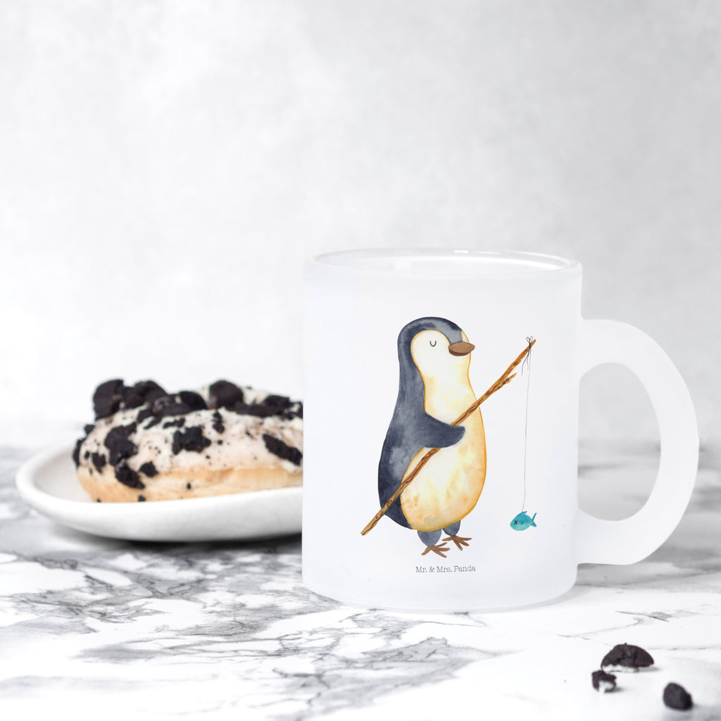 Teetasse Pinguin Angler Teetasse, Teeglas, Teebecher, Tasse mit Henkel, Tasse, Glas Teetasse, Teetasse aus Glas, Pinguin, Pinguine, Angeln, Angler, Tagträume, Hobby, Plan, Planer, Tagesplan, Neustart, Motivation, Geschenk, Freundinnen, Geschenkidee, Urlaub, Wochenende