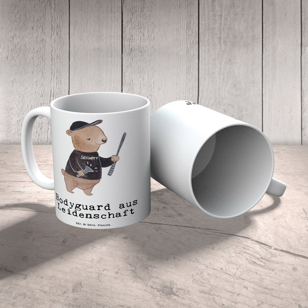 Tasse Bodyguard aus Leidenschaft Tasse, Kaffeetasse, Teetasse, Becher, Kaffeebecher, Teebecher, Keramiktasse, Porzellantasse, Büro Tasse, Geschenk Tasse, Tasse Sprüche, Tasse Motive, Kaffeetassen, Tasse bedrucken, Designer Tasse, Cappuccino Tassen, Schöne Teetassen, Beruf, Ausbildung, Jubiläum, Abschied, Rente, Kollege, Kollegin, Geschenk, Schenken, Arbeitskollege, Mitarbeiter, Firma, Danke, Dankeschön, Bodyguard, Personenschützer